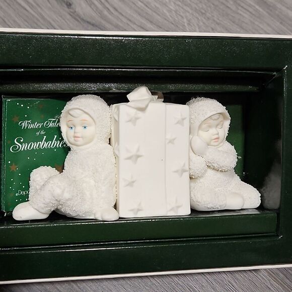 GUC Dept 56 "Waiting for Christmas" Snowbabies - Picture 1 of 8
